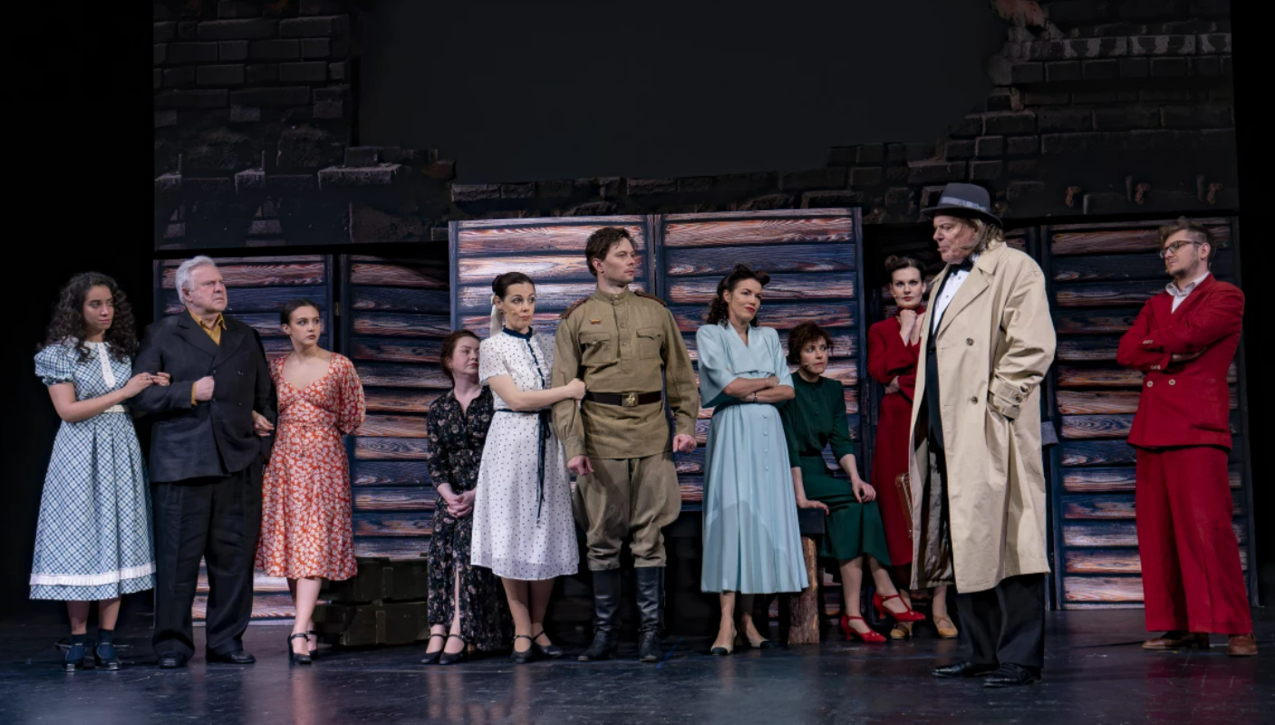 Театр сатиры на фронте