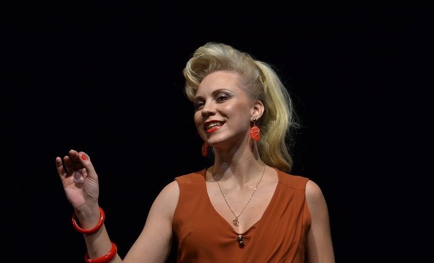 Муж и жена снимут комнату