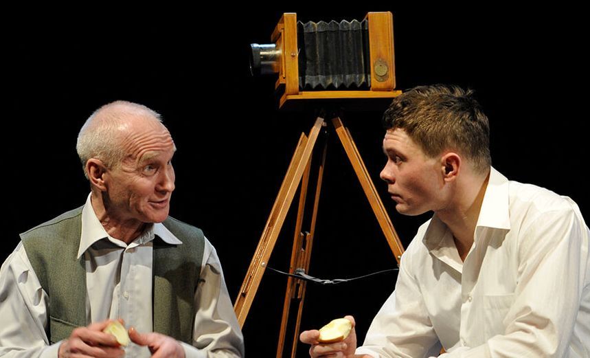 Муж и жена снимут комнату