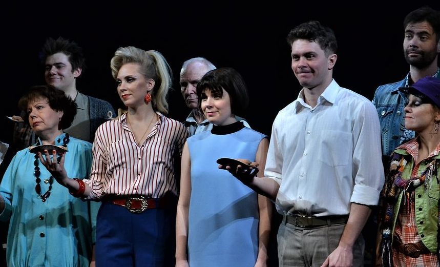 Муж и жена снимут комнату