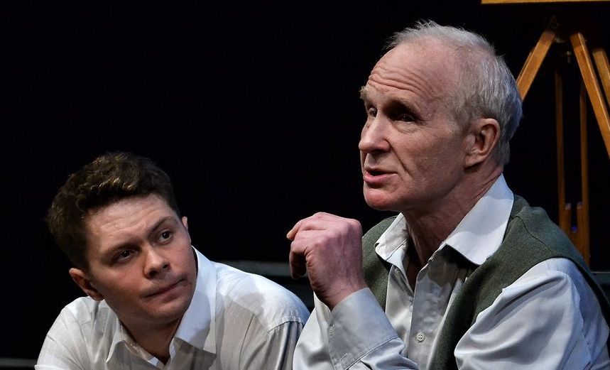 Муж и жена снимут комнату