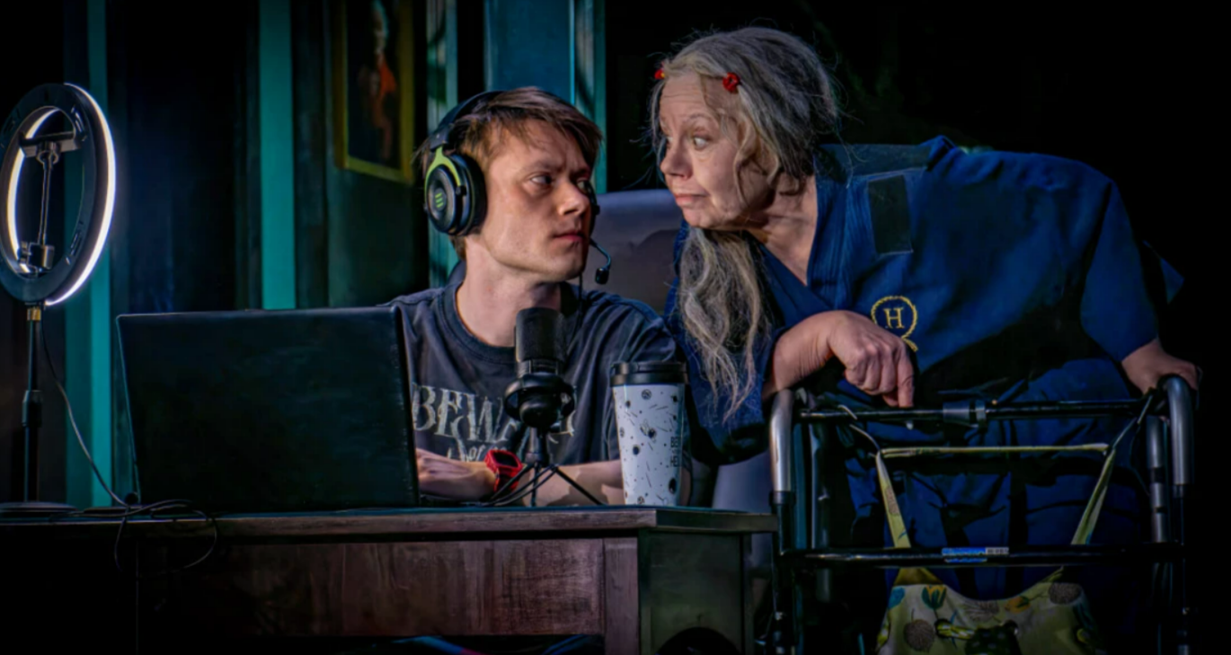 Старушка в подарок