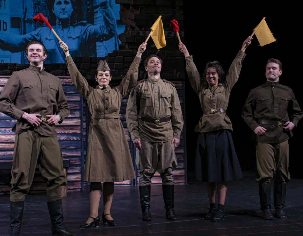 Театр сатиры на фронте