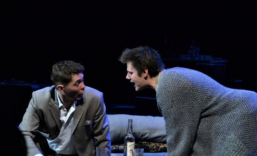 Муж и жена снимут комнату